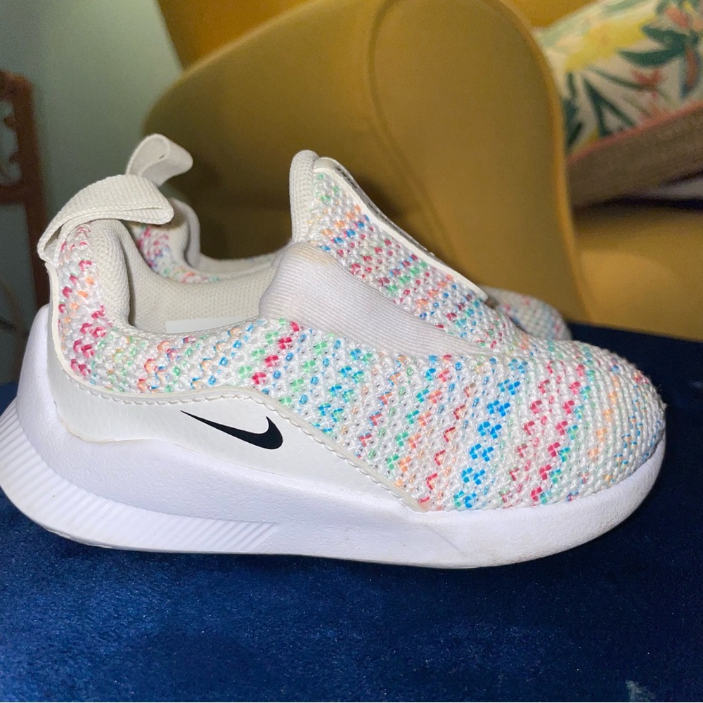 Nike Viale Space Dye Knit Low Sneakers